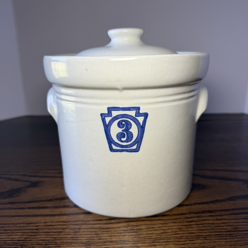 Vintage Pfaltzgraff Yorktowne Keystone Canister / Crock Numbered #3 With Lid